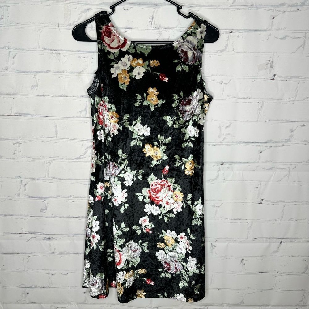 Signature Studio medium dress